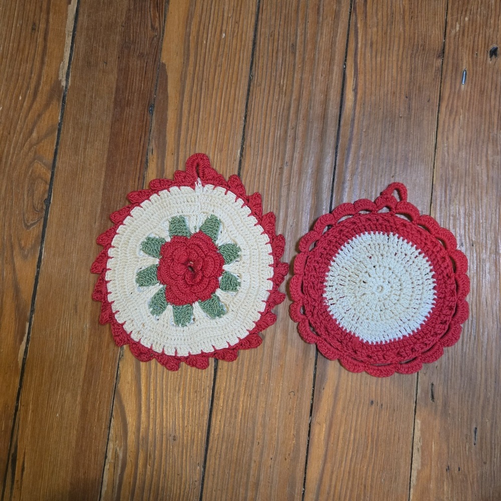 Vintage Crocheted  Flower Hot Pads Hotpan Holders Wall Hang CottageCore